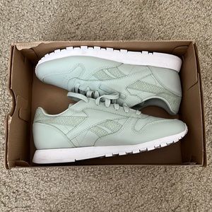 Reeboks pastel green women